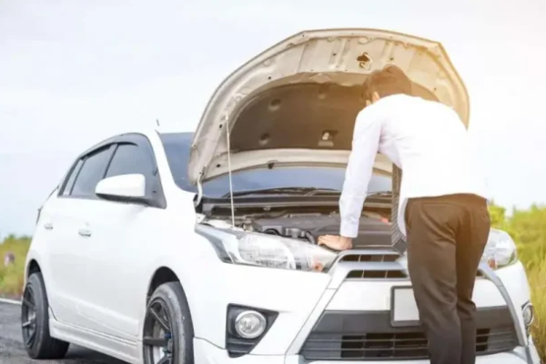 Машина глохнет на ходу, потом заводится