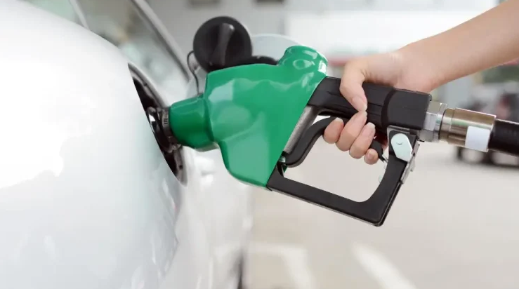 Можно ли смешивать спиртовой бензин с обычным