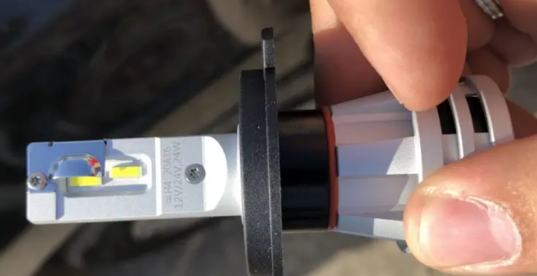 Как ставить лед лампы H4: вертикально или горизонтально?