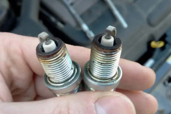 Как часто меняют свечи зажигания?