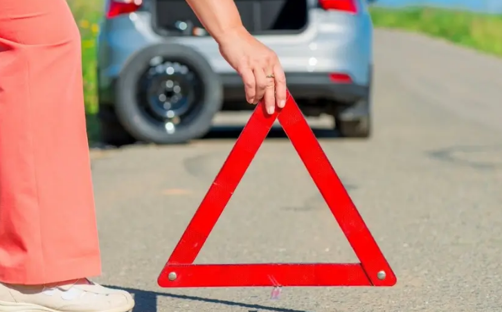 Что делать при вынужденной остановке: Пошаговый алгоритм безопасности на дороге